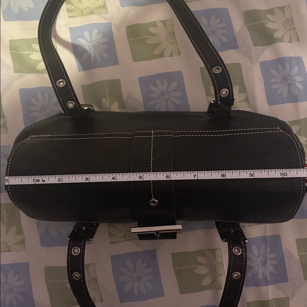 MAXX New York Shoulder Bag - Picture 3 of 4